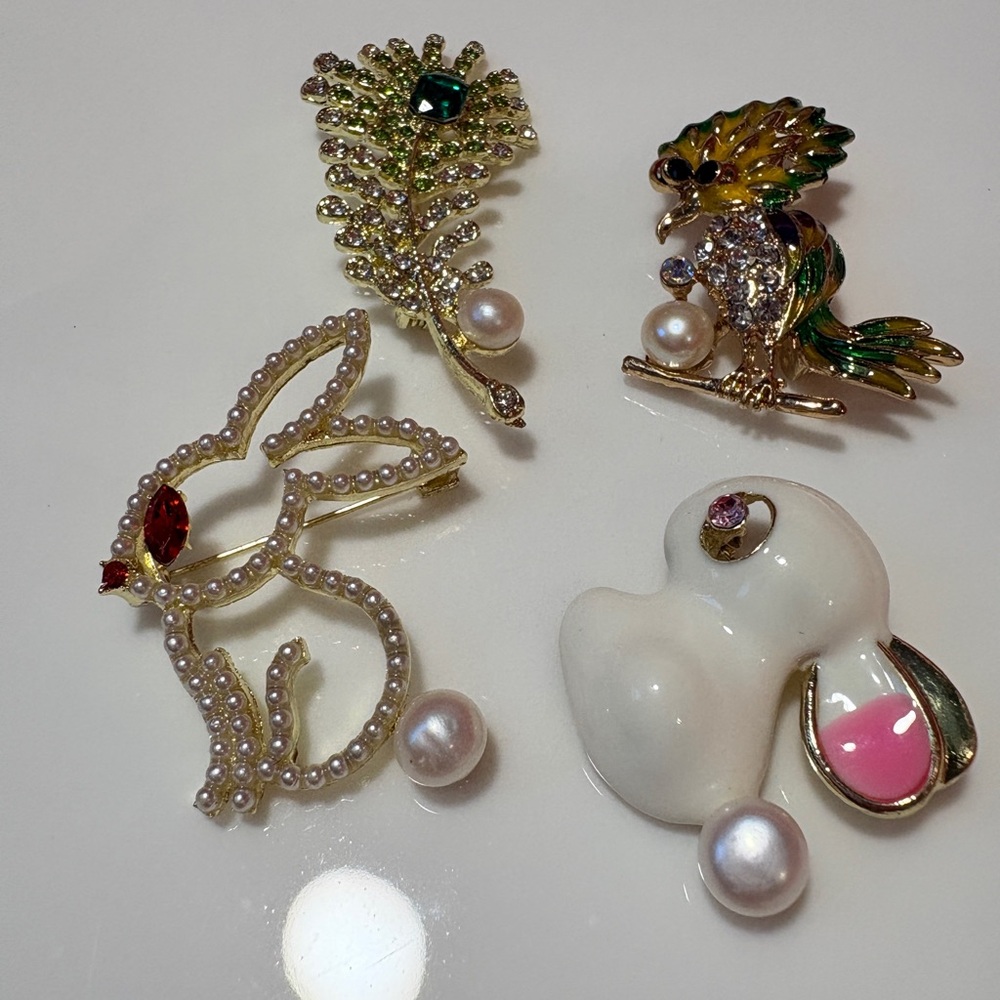 Elegant Gold and freshwater Pearl Brooch Set bunny feather bird